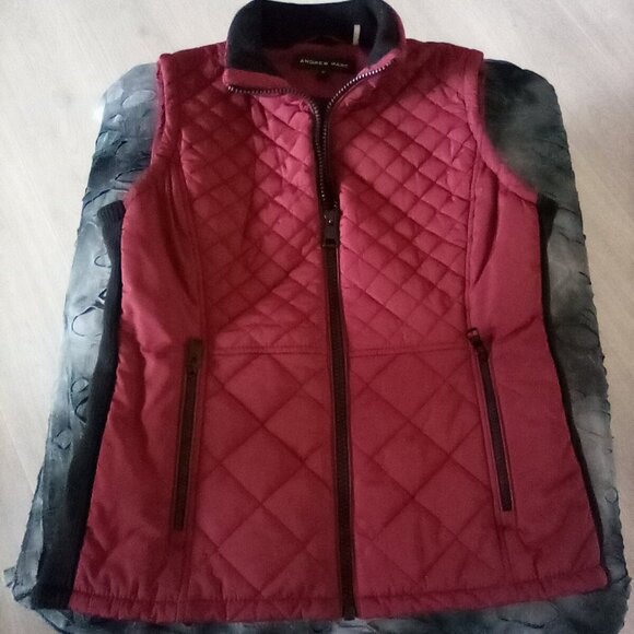 Burgondy and Black Andrew Marc Quilted Vest - Picture 1 of 6